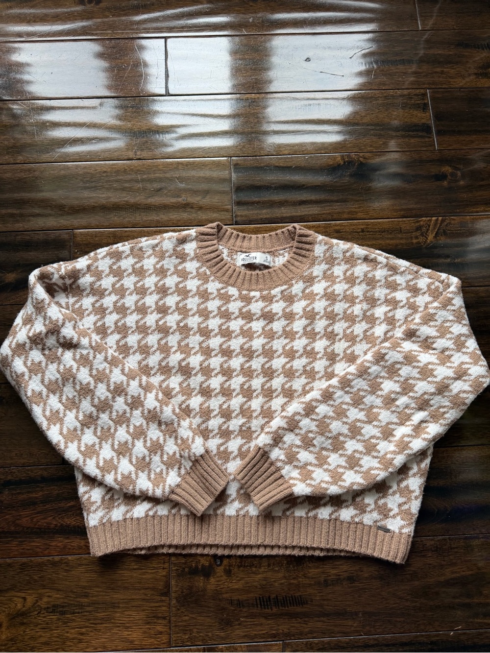 Hollister Beige & Cream Houndstooth Crewneck Sweater